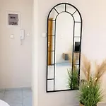 With Free Parking In The Building Apartment *