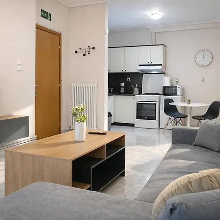 Apartament With Free Parking In The Building Larissa