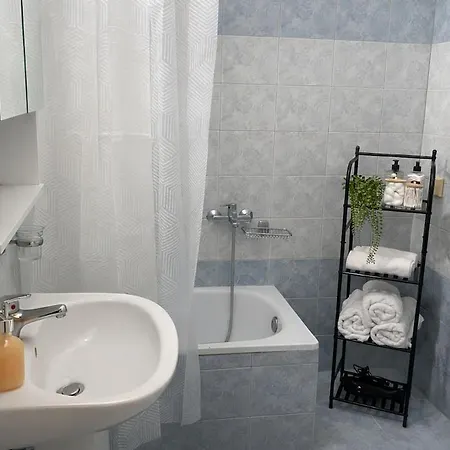 With Free Parking In The Building Apartamento